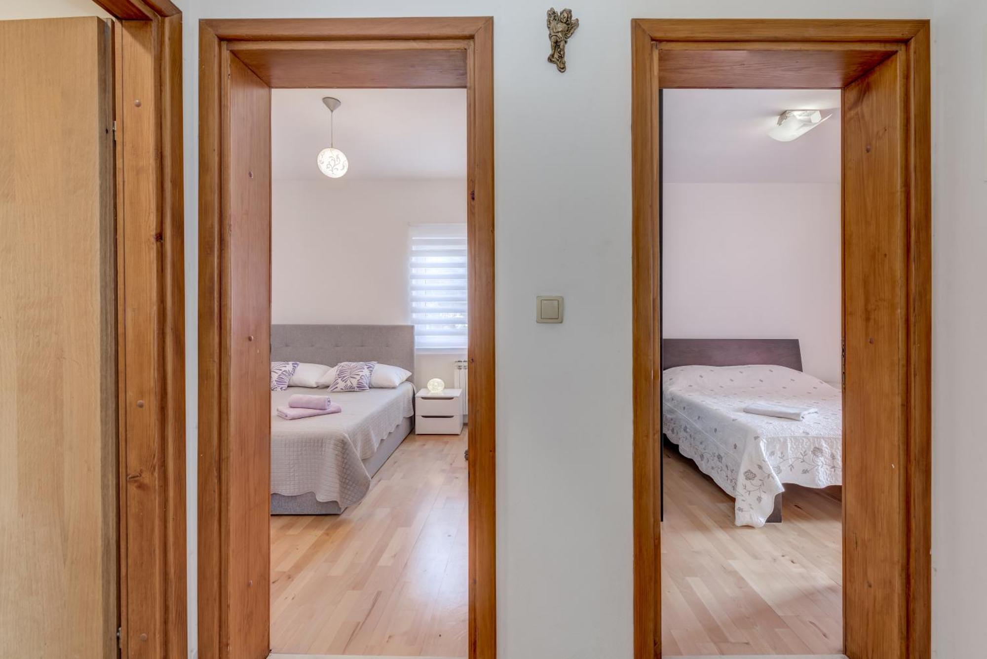 Apartment Krilo Jesenice Bagian luar foto