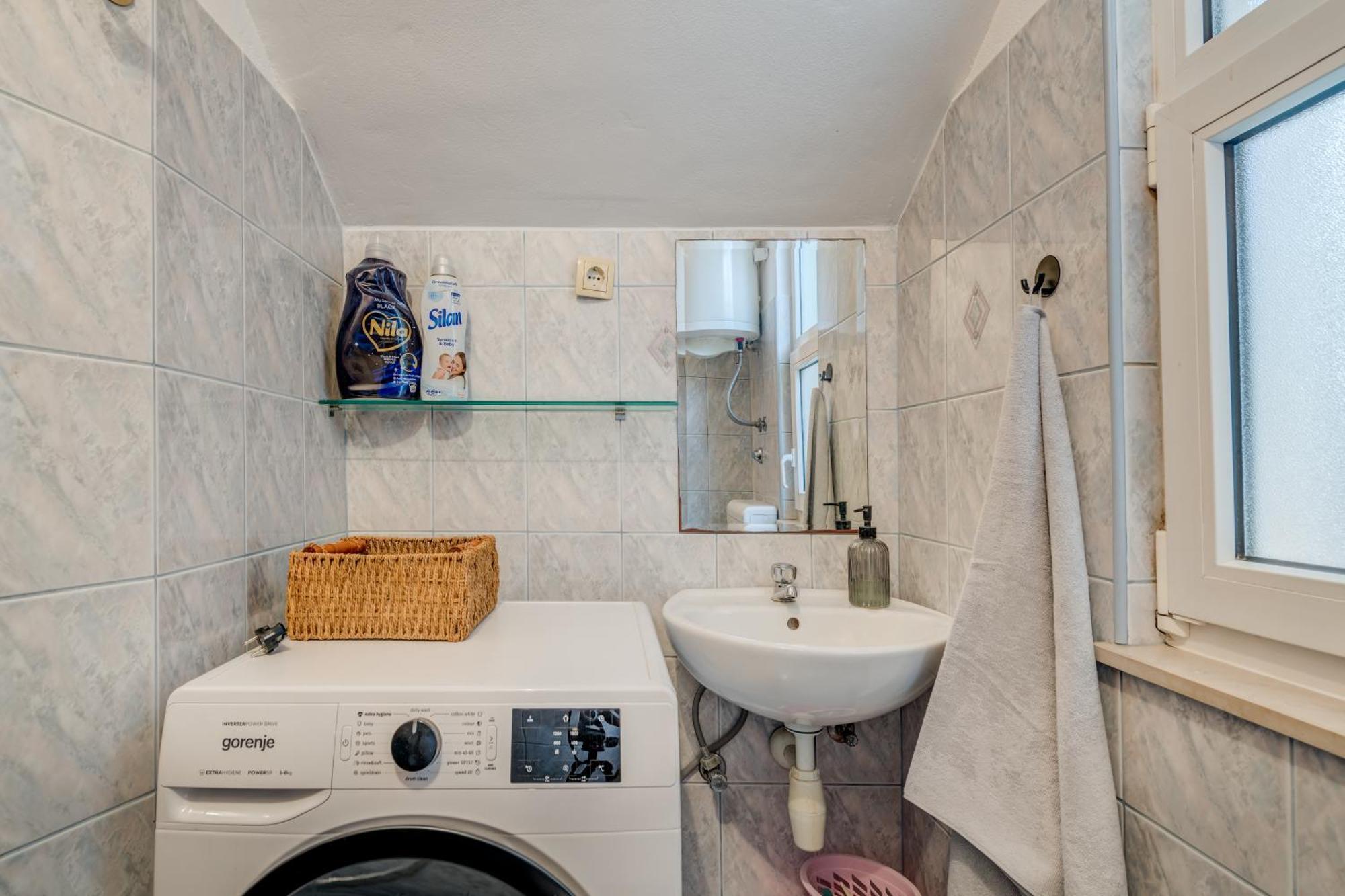 Apartment Krilo Jesenice Bagian luar foto